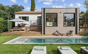 Villa La Temana, rénovée, piscine privée chauffée, grand jardin, plages et commerces à pied, à Cavalaire, près de Saint-Tropez