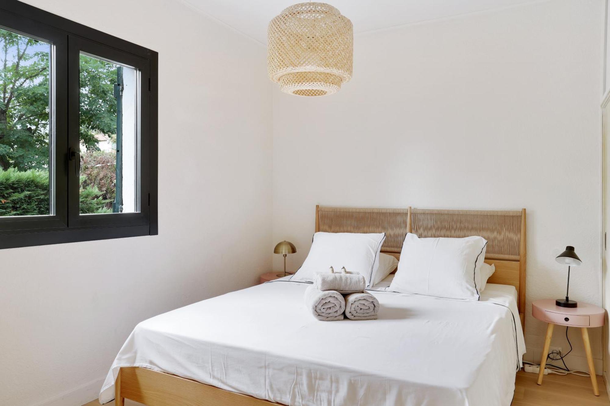Villa La Temana, rénovée, piscine privée chauffée, grand jardin, plages et commerces à pied, à Cavalaire, près de Saint-Tropez Extérieur photo