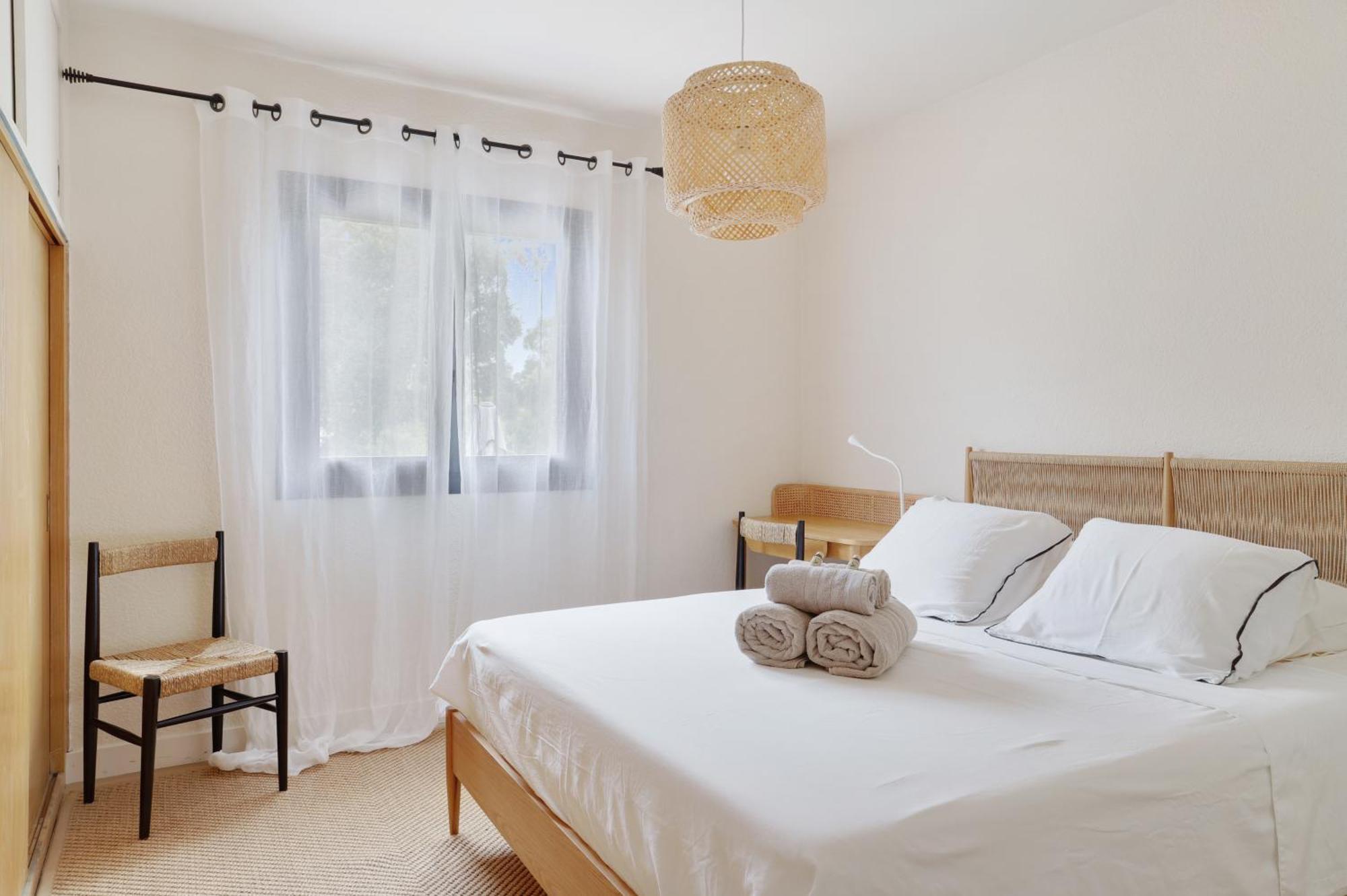 Villa La Temana, rénovée, piscine privée chauffée, grand jardin, plages et commerces à pied, à Cavalaire, près de Saint-Tropez Extérieur photo