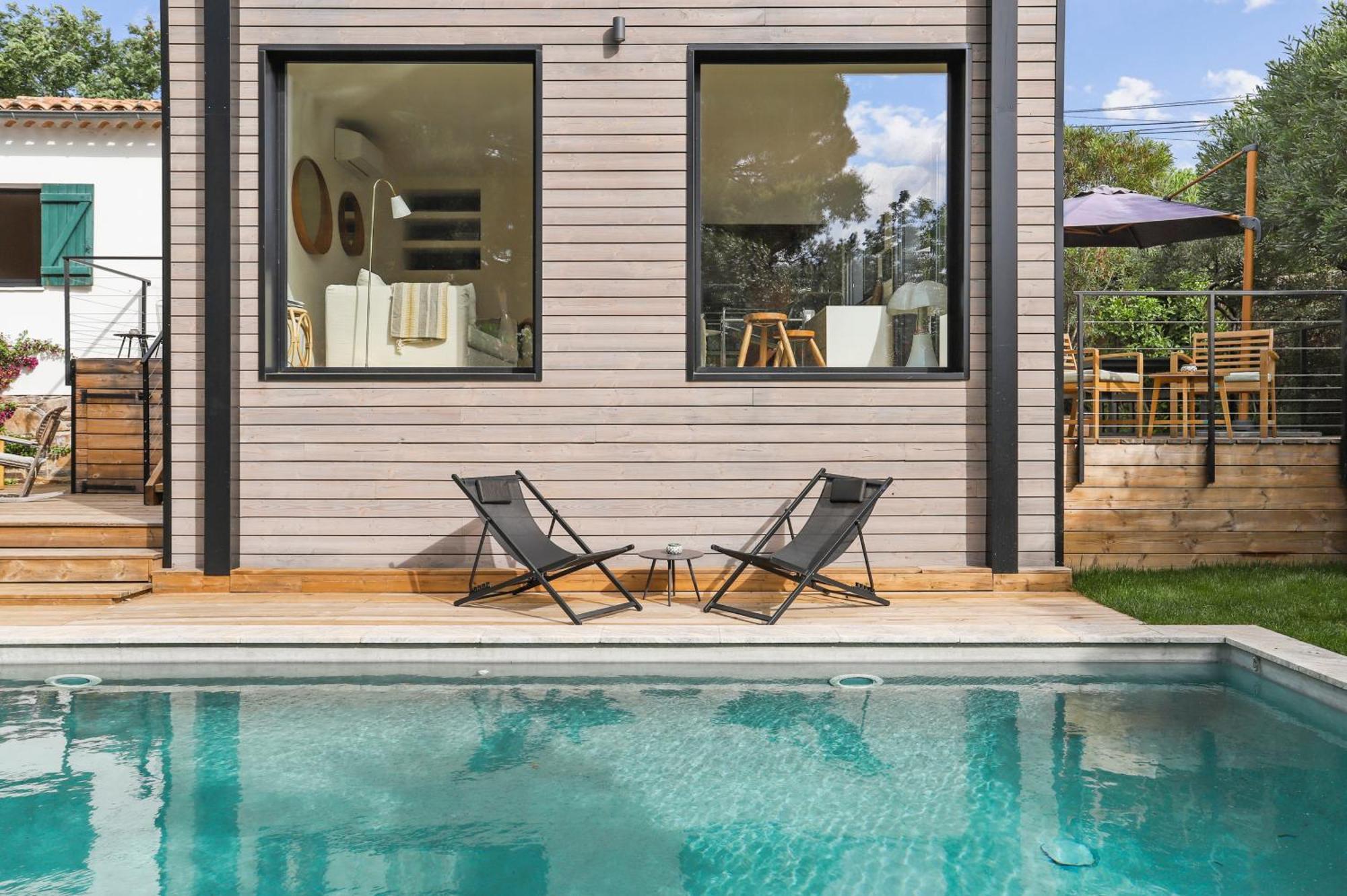 Villa La Temana, rénovée, piscine privée chauffée, grand jardin, plages et commerces à pied, à Cavalaire, près de Saint-Tropez Extérieur photo