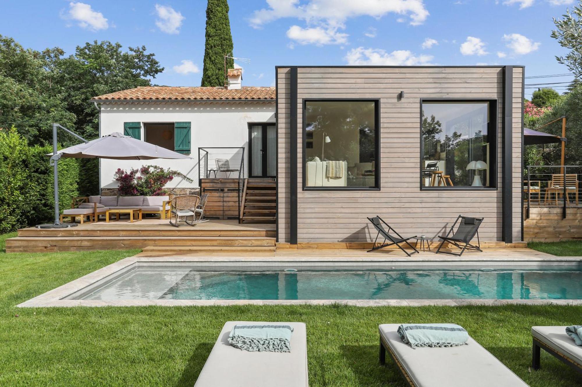 Villa La Temana, rénovée, piscine privée chauffée, grand jardin, plages et commerces à pied, à Cavalaire, près de Saint-Tropez Extérieur photo